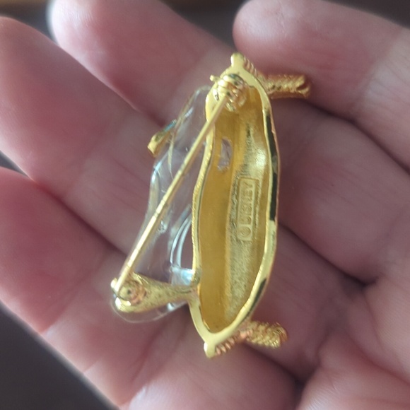 Vintage Disney Cinderella Glass Slipper Pin Rare Brooch Gold Tone - Picture 2 of 5